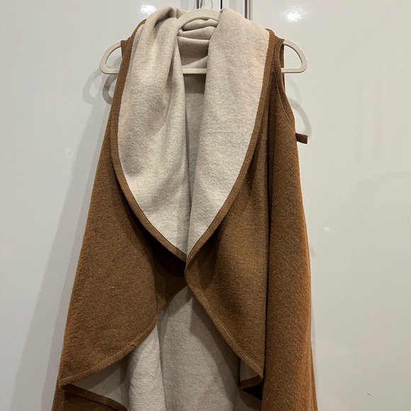 Reversible Tan Fall Vest - Fall Staple - Picture 2 of 7